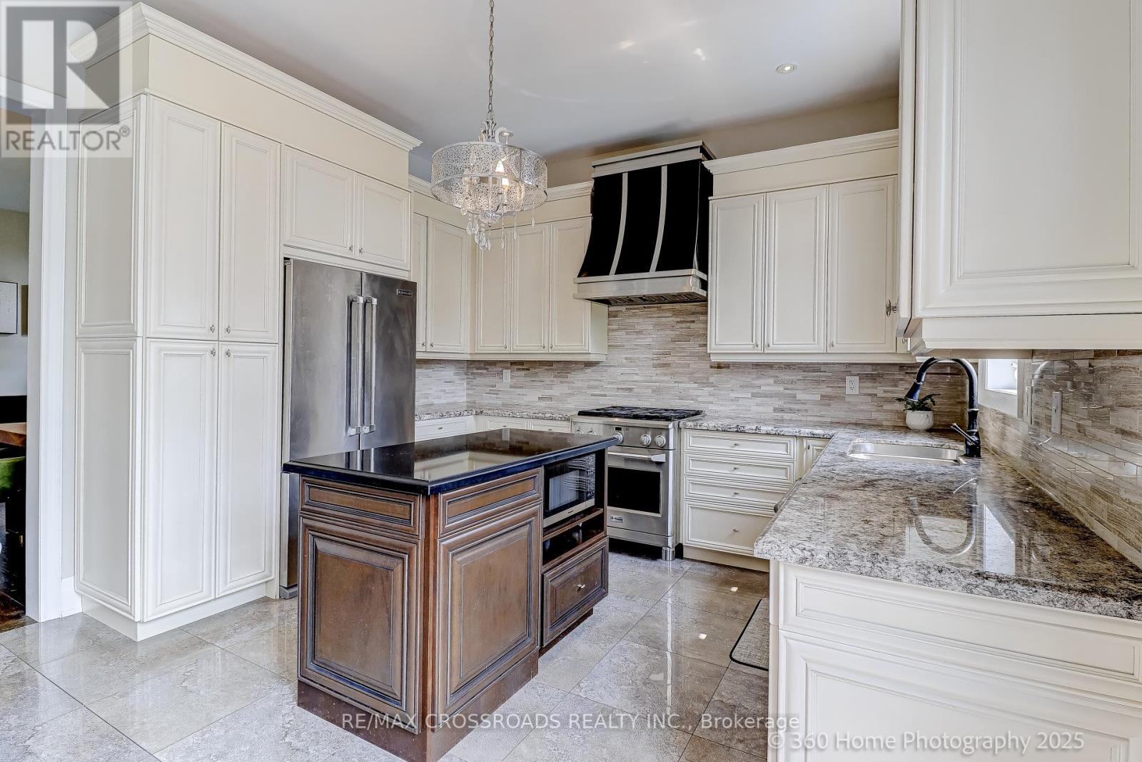Photo 18 of 6 Prince Michael Court, Caledon ON