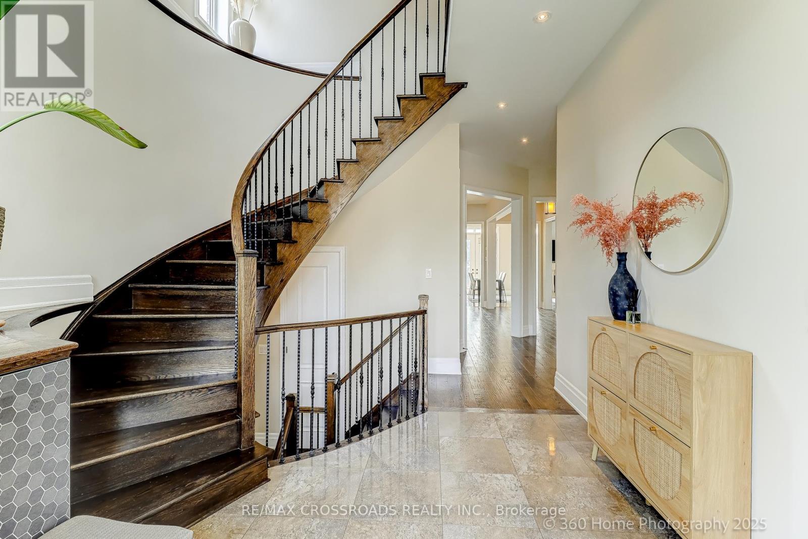 Photo 6 of 6 Prince Michael Court, Caledon ON