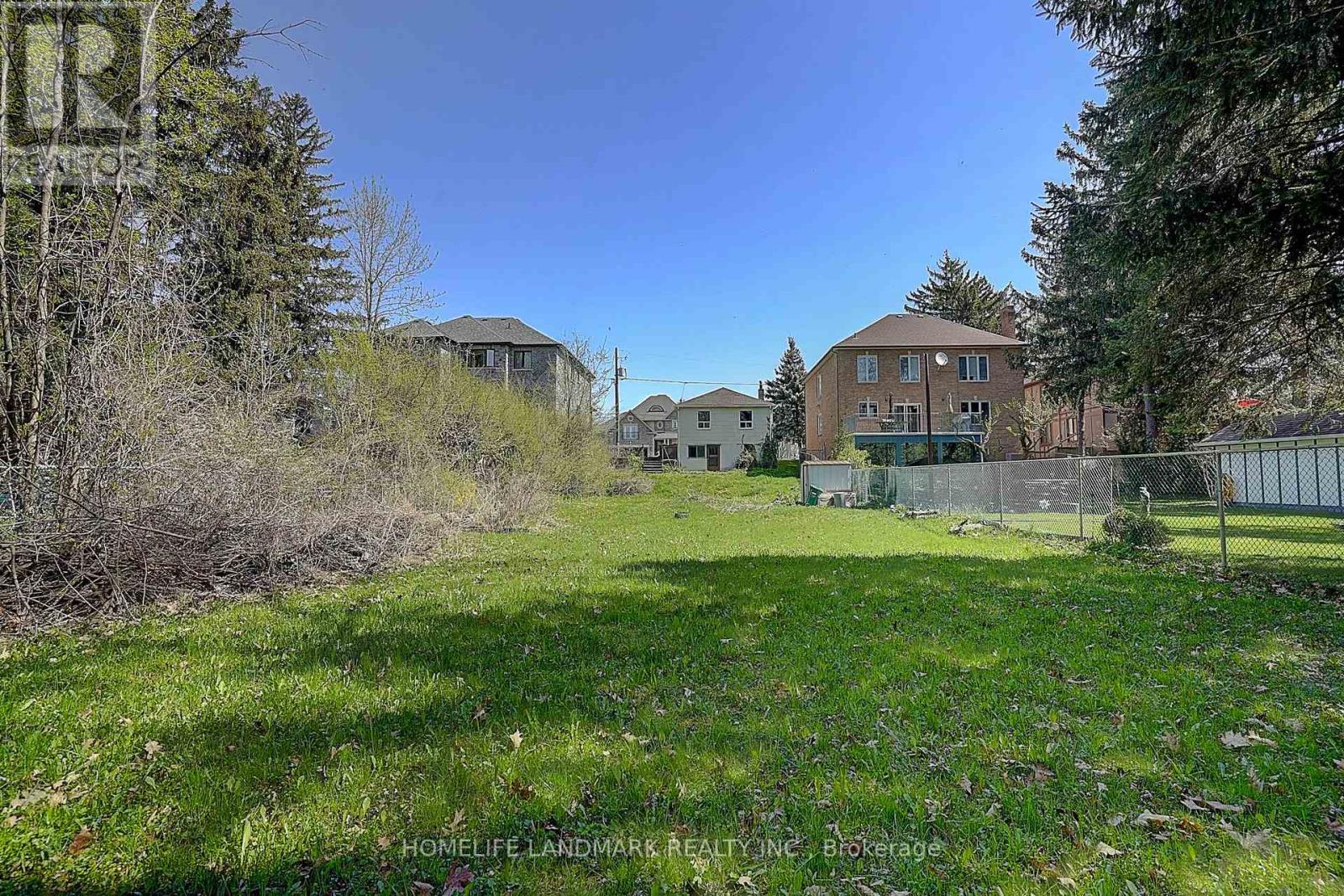 Photo 10 of 928 Hampton Crescent, Mississauga ON