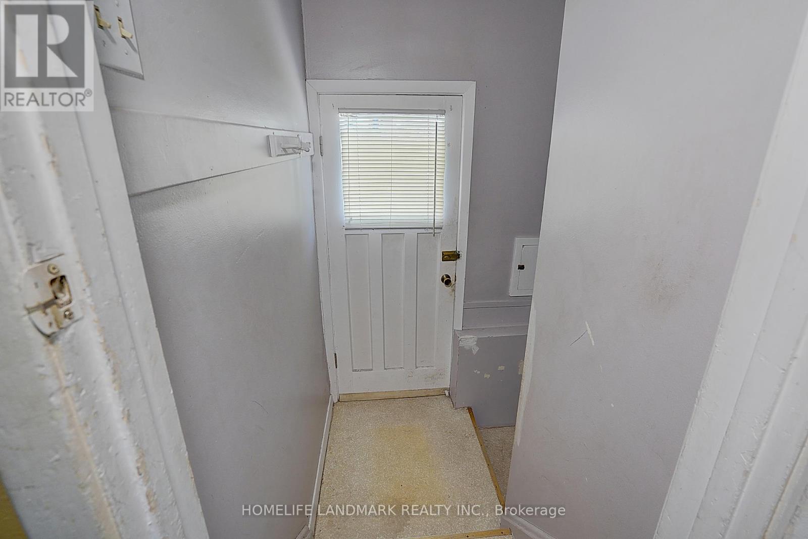 Photo 17 of 928 Hampton Crescent, Mississauga ON