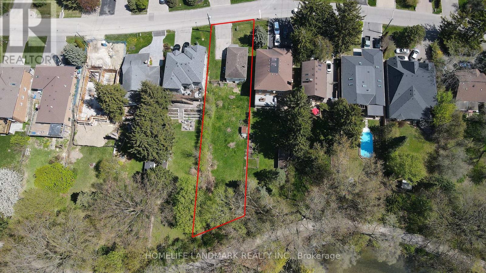 Photo 19 of 928 Hampton Crescent, Mississauga ON
