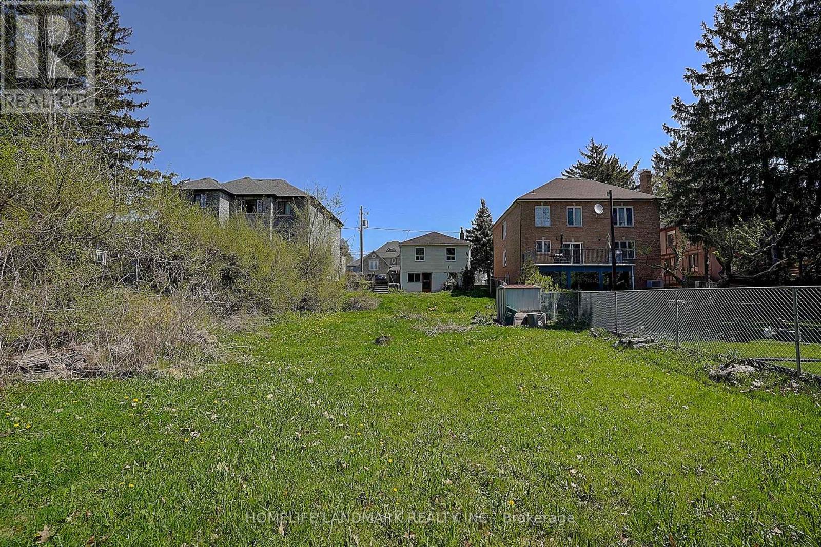 Photo 21 of 928 Hampton Crescent, Mississauga ON