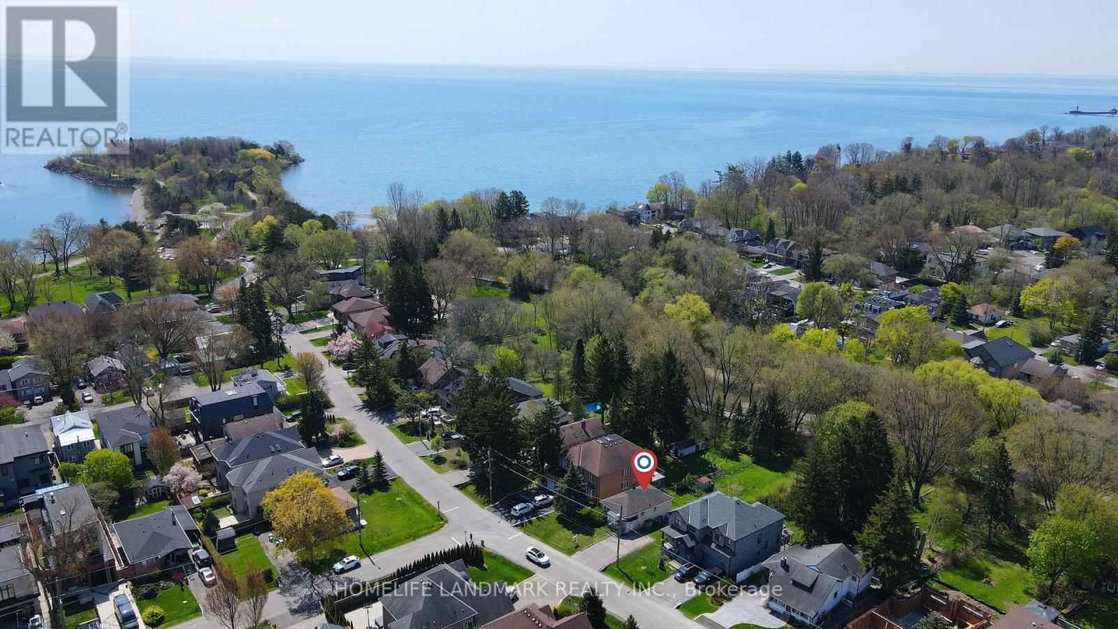 Photo 4 of 928 Hampton Crescent, Mississauga ON
