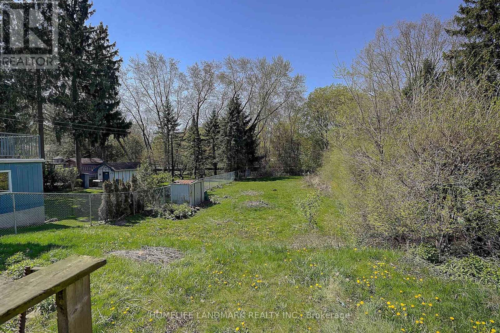 Photo 8 of 928 Hampton Crescent, Mississauga ON