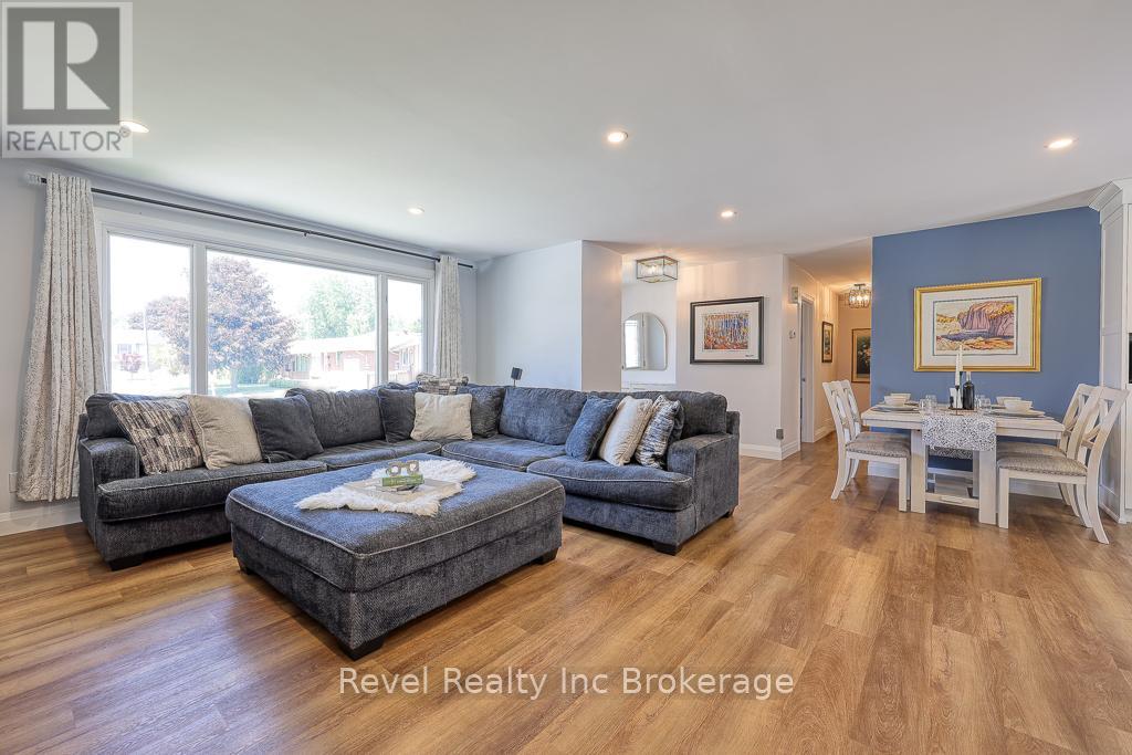 Photo 12 of 2 Richards Court, Tillsonburg ON