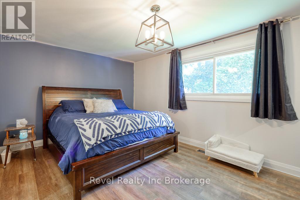 Photo 16 of 2 Richards Court, Tillsonburg ON