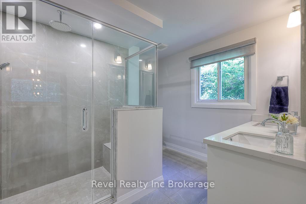 Photo 18 of 2 Richards Court, Tillsonburg ON