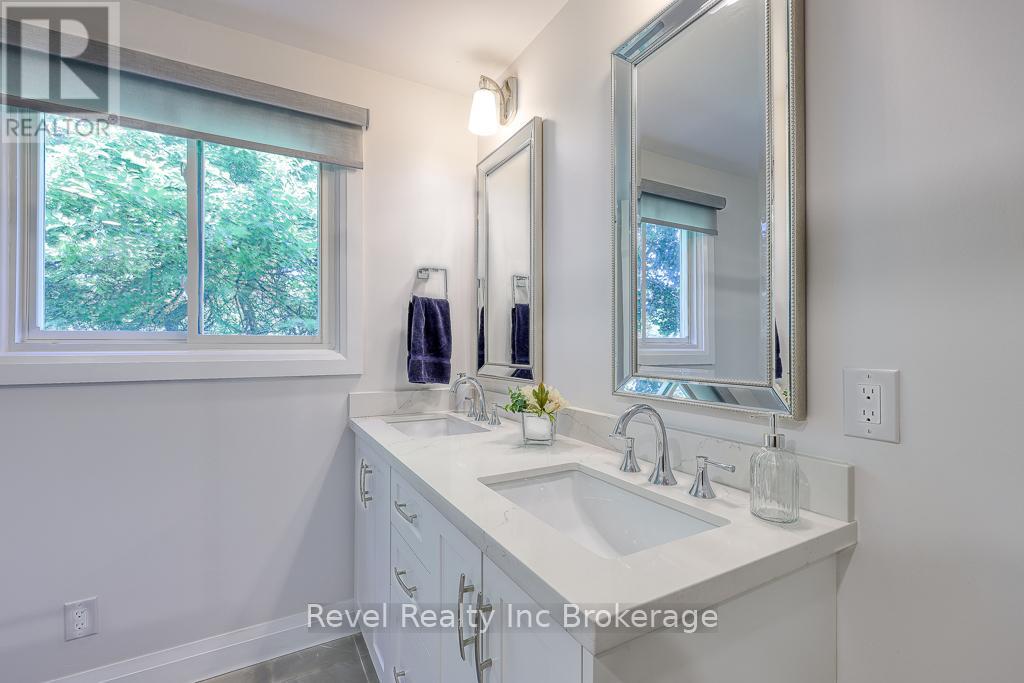 Photo 19 of 2 Richards Court, Tillsonburg ON