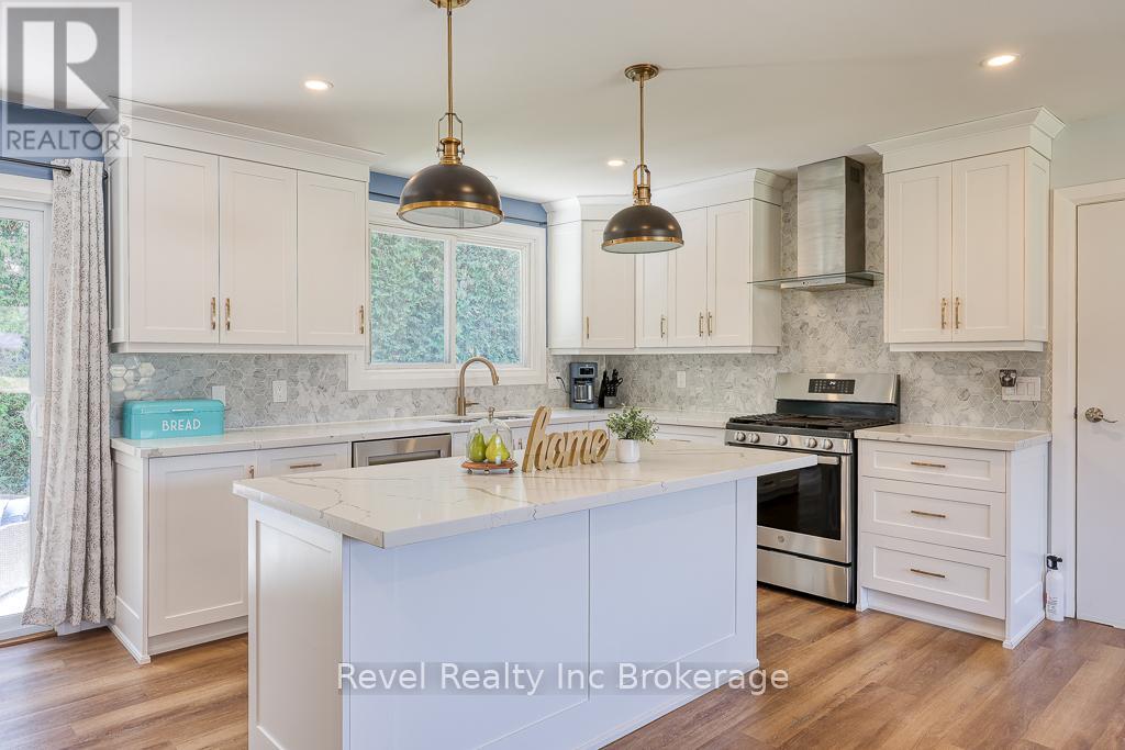 Photo 9 of 2 Richards Court, Tillsonburg ON