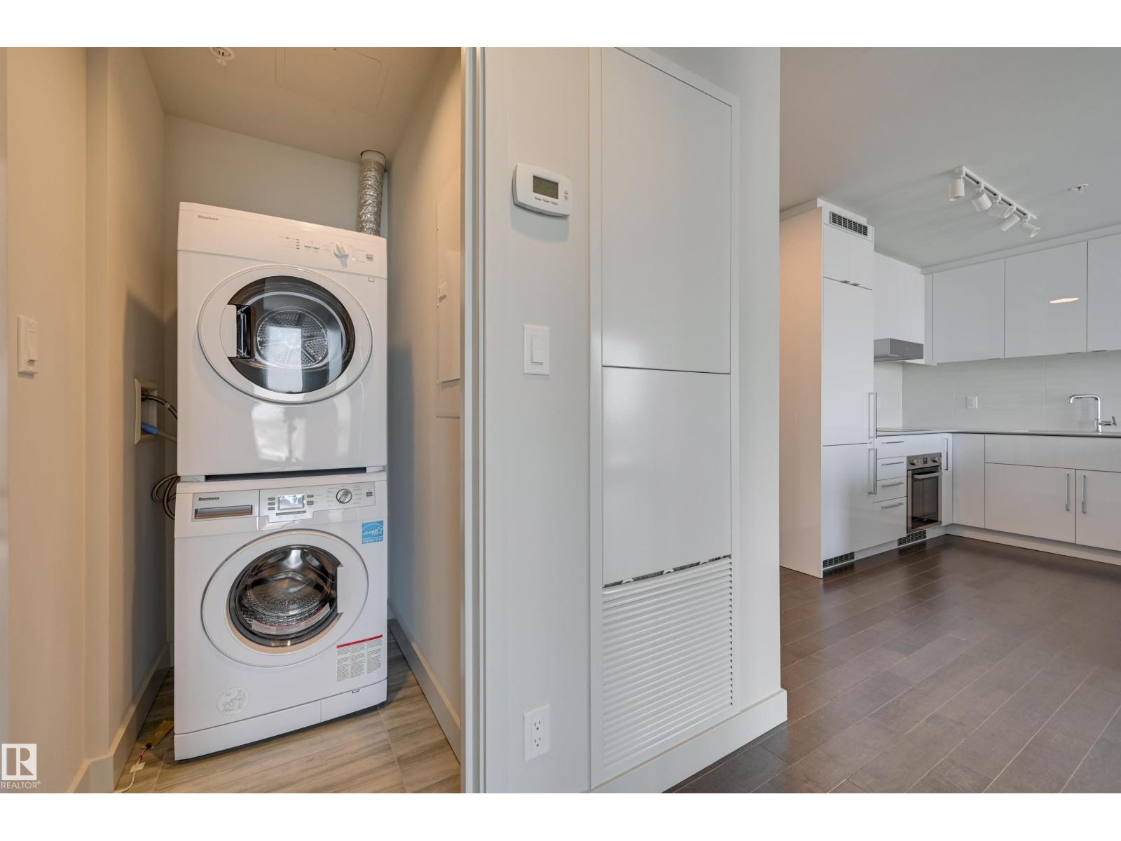 Photo 16 of 2613 10360 102 St Nw, Edmonton AB