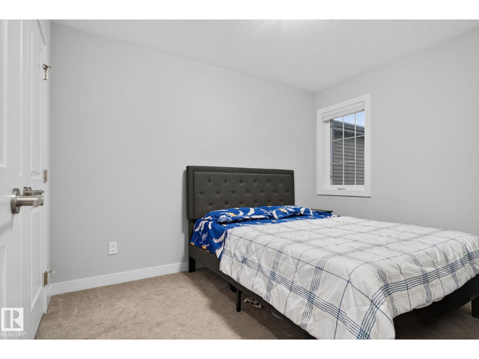 Photo 15 of 22035 80 Av Nw, Edmonton AB