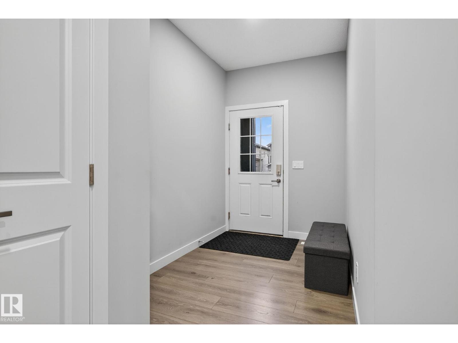 Photo 6 of 22035 80 Av Nw, Edmonton AB