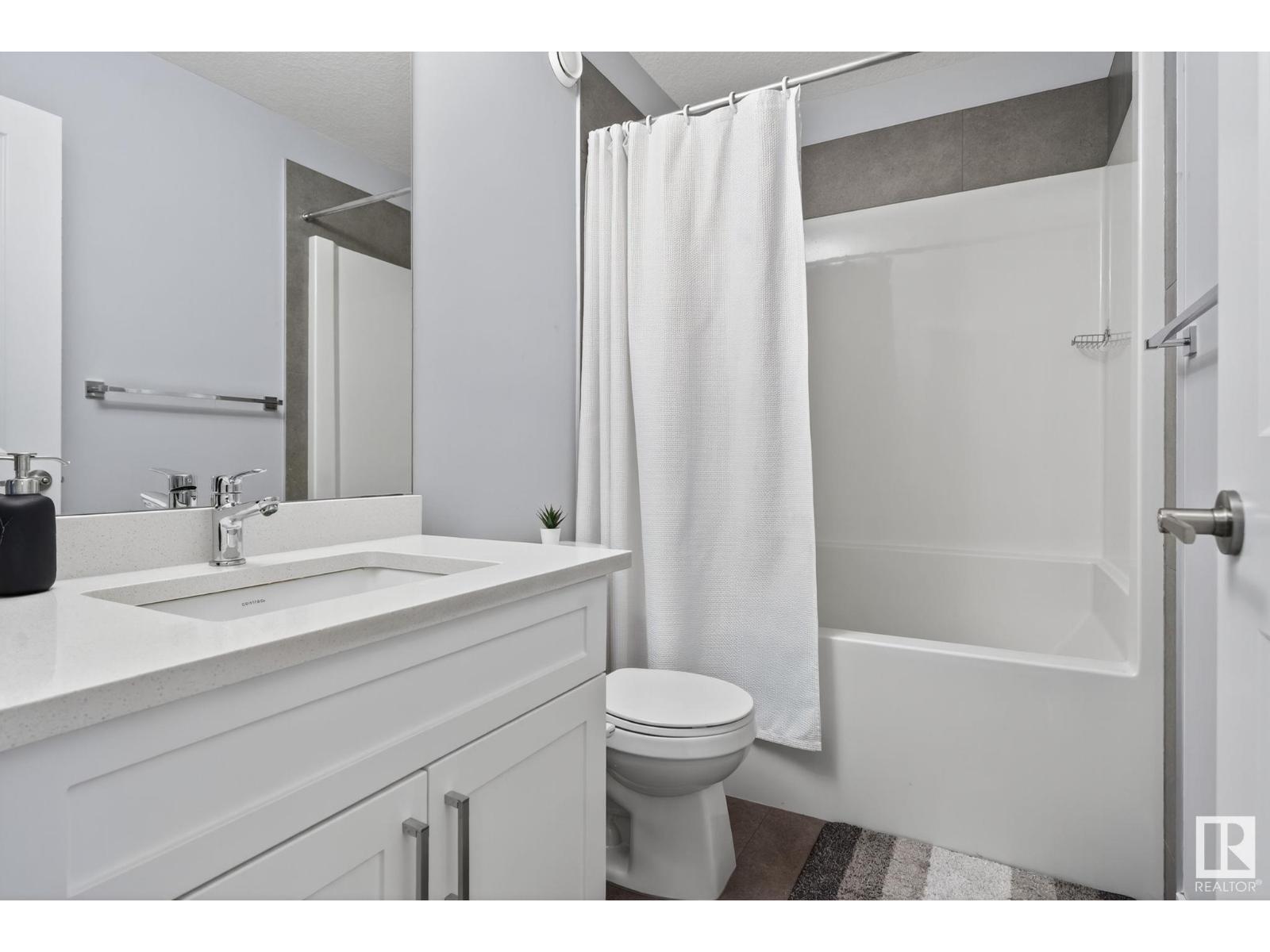 Photo 4 of 22035 80 Av Nw, Edmonton AB