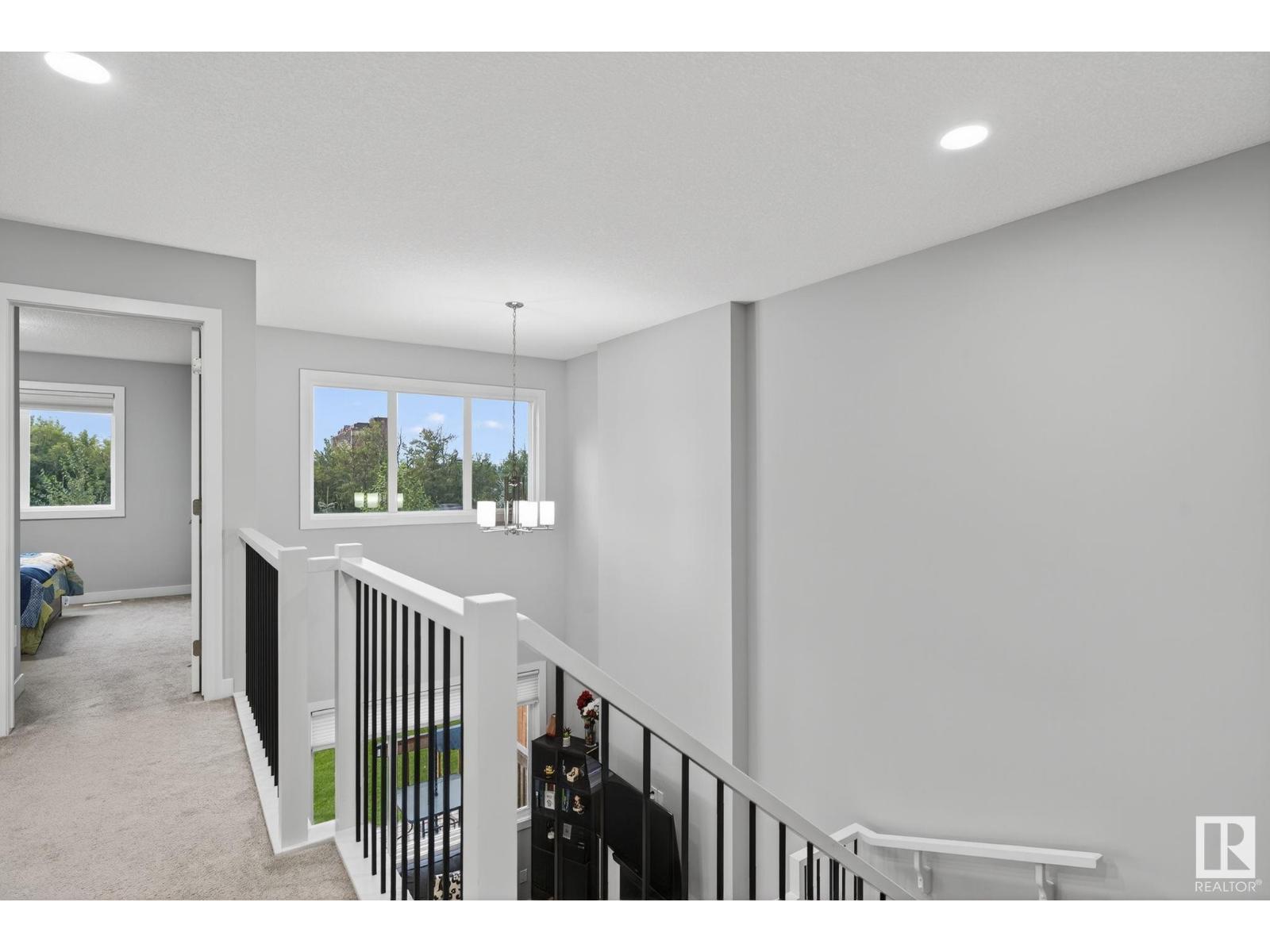 Photo 39 of 22035 80 Av Nw, Edmonton AB