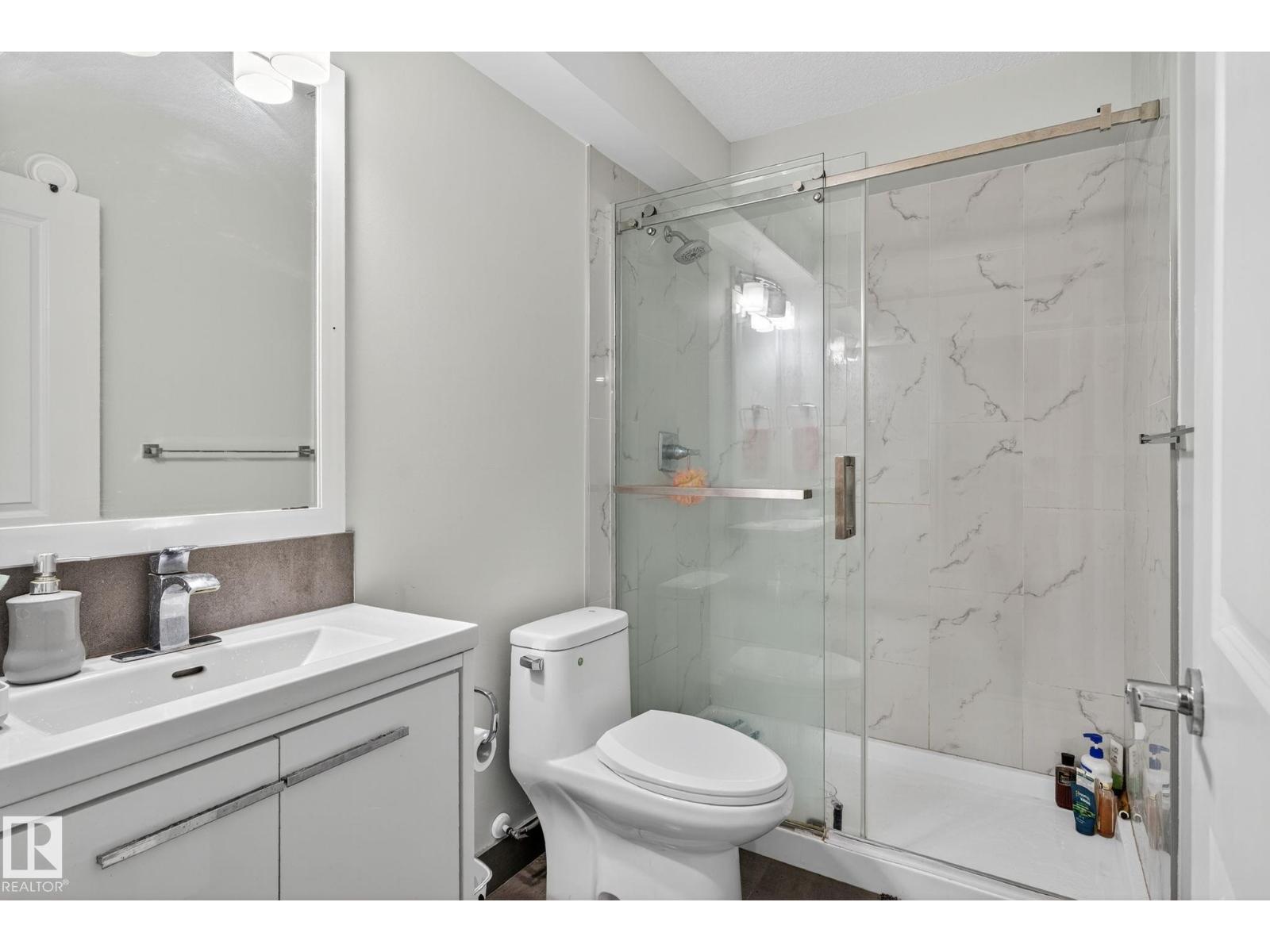 Photo 2 of 22035 80 Av Nw, Edmonton AB