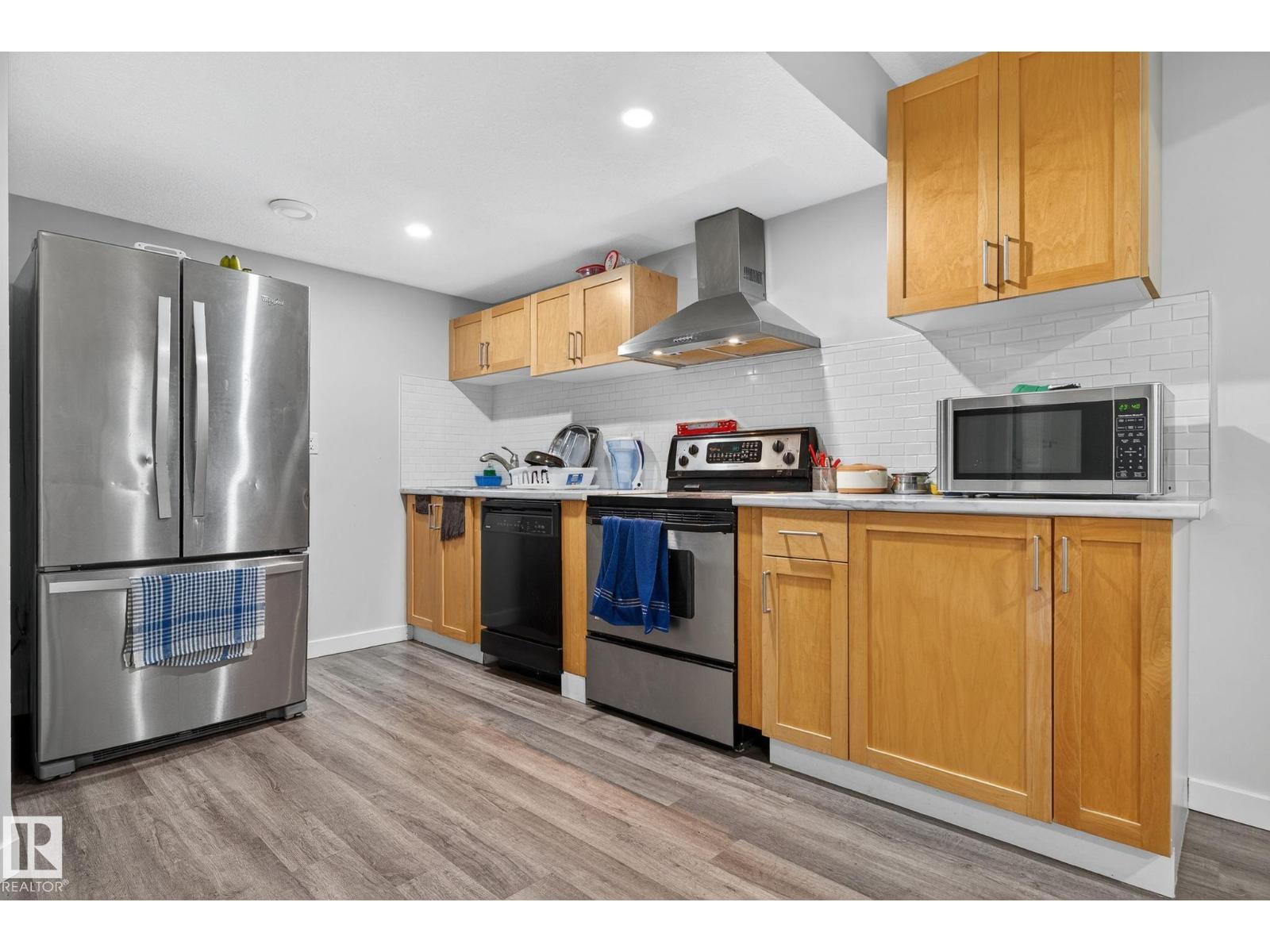 Photo 21 of 22035 80 Av Nw, Edmonton AB