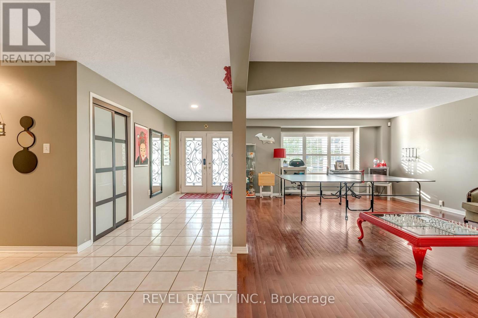Photo 10 of 17 Webb Avenue, Brantford ON