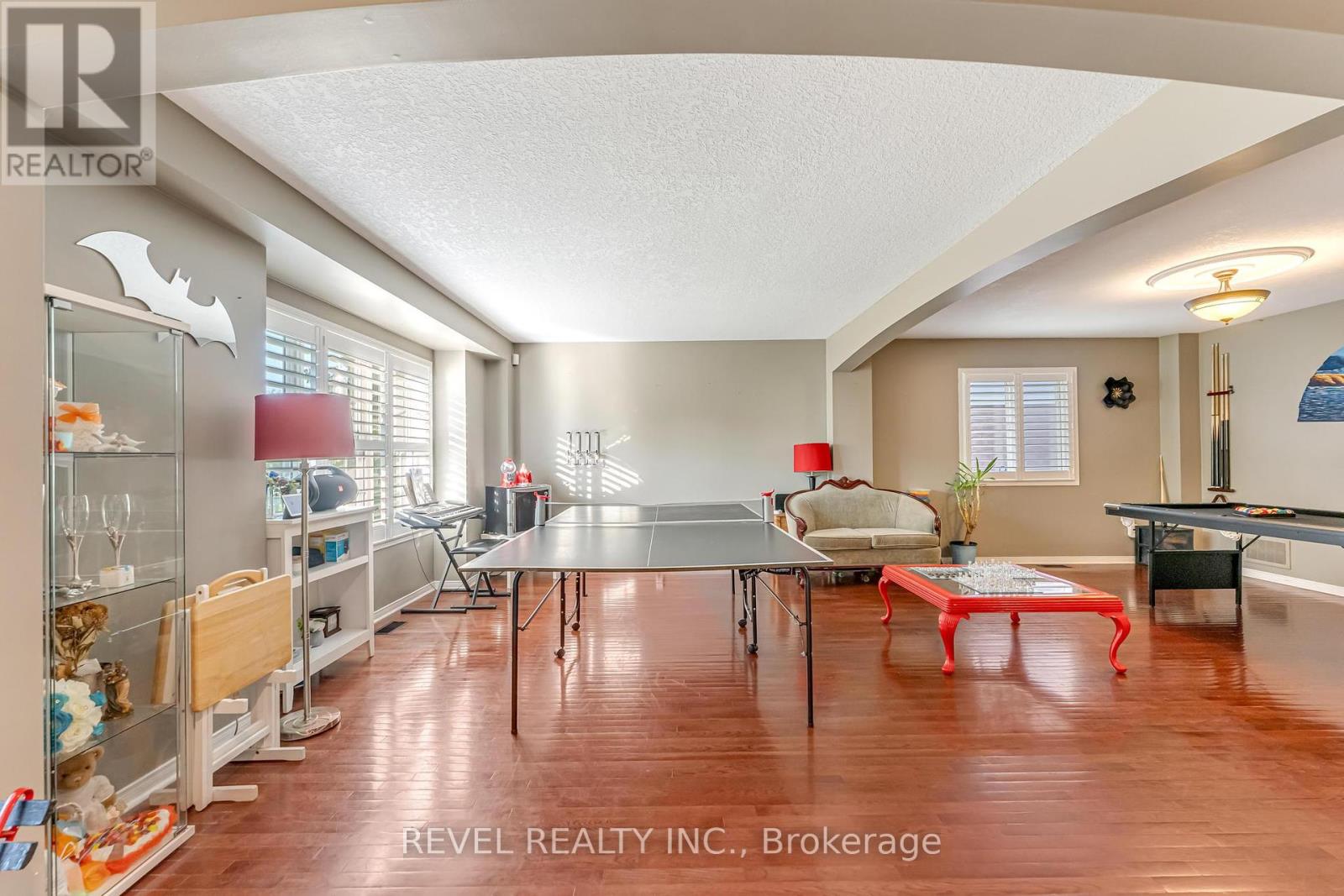 Photo 13 of 17 Webb Avenue, Brantford ON