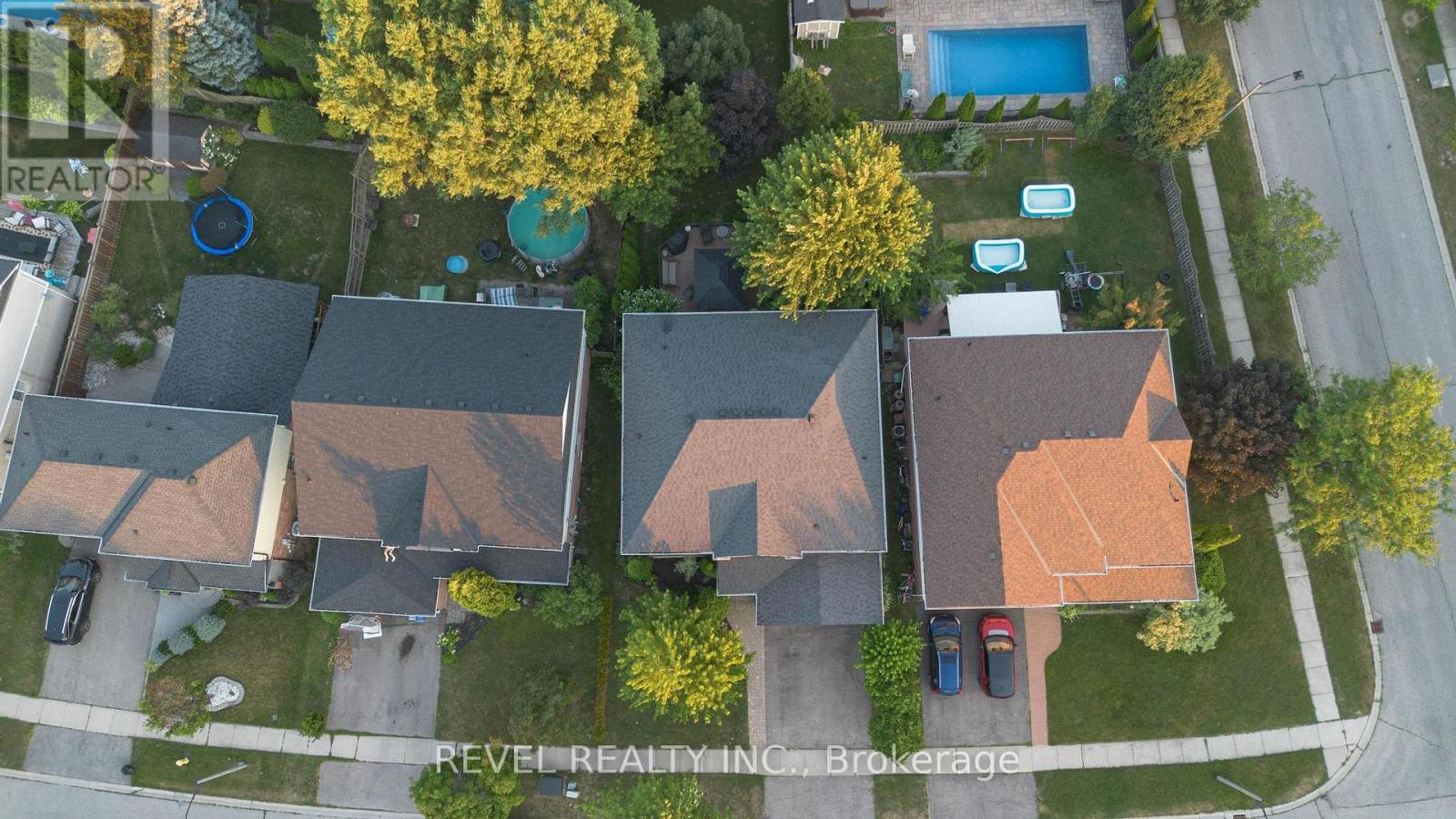Photo 7 of 17 Webb Avenue, Brantford ON