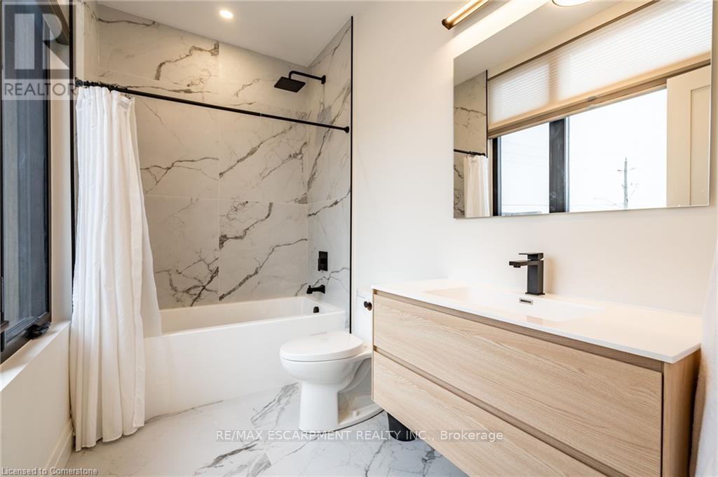 Photo 23 of 98 Lametti Drive, Pelham ON