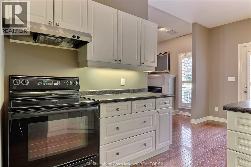 Photo 15 of 27 Home Place, Chatham ON