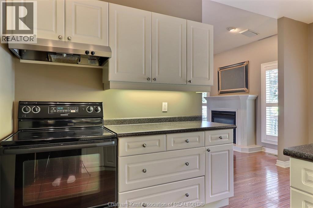 Photo 20 of 27 Home Place, Chatham ON