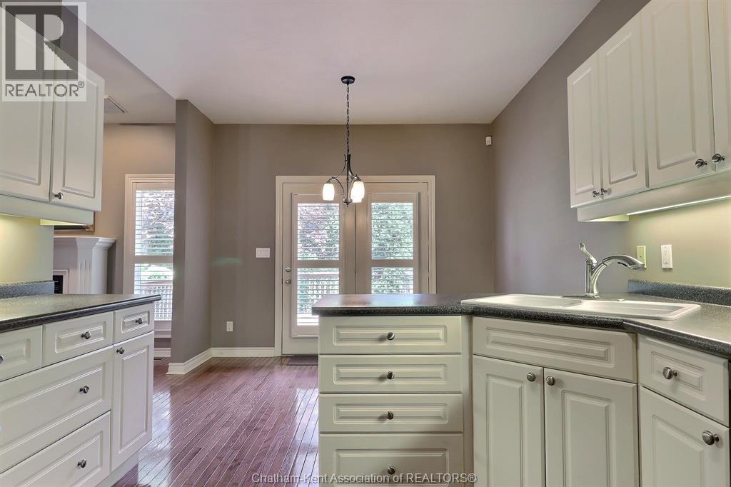 Photo 19 of 27 Home Place, Chatham ON
