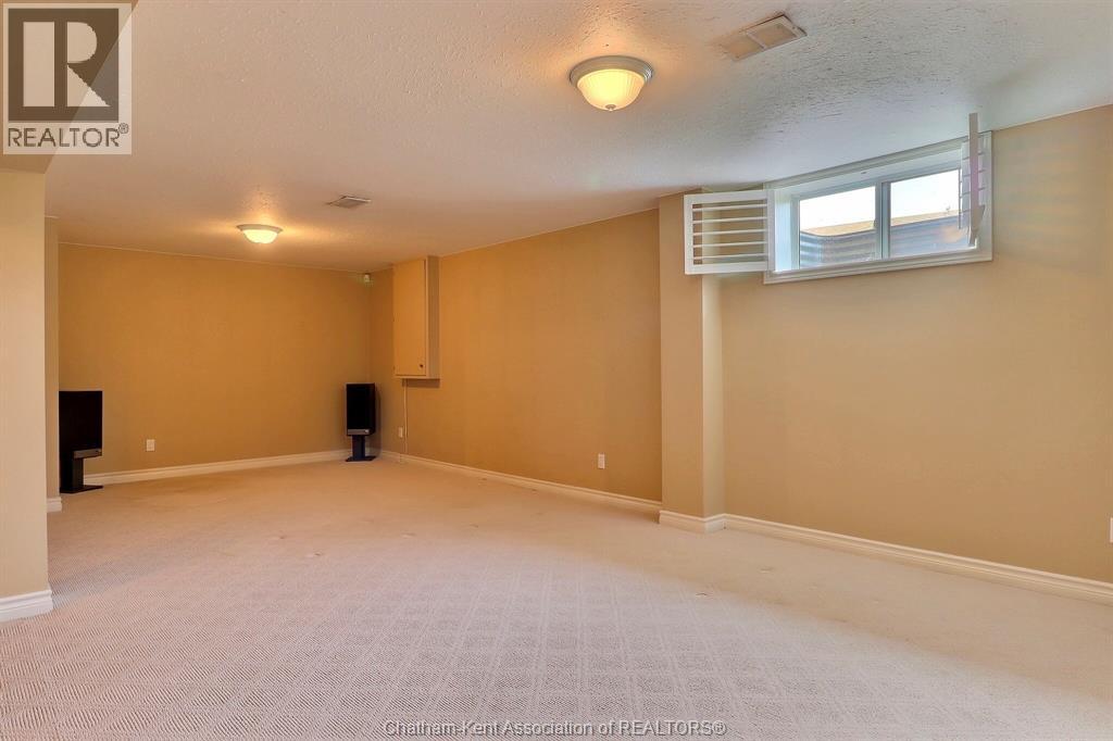 Photo 28 of 27 Home Place, Chatham ON
