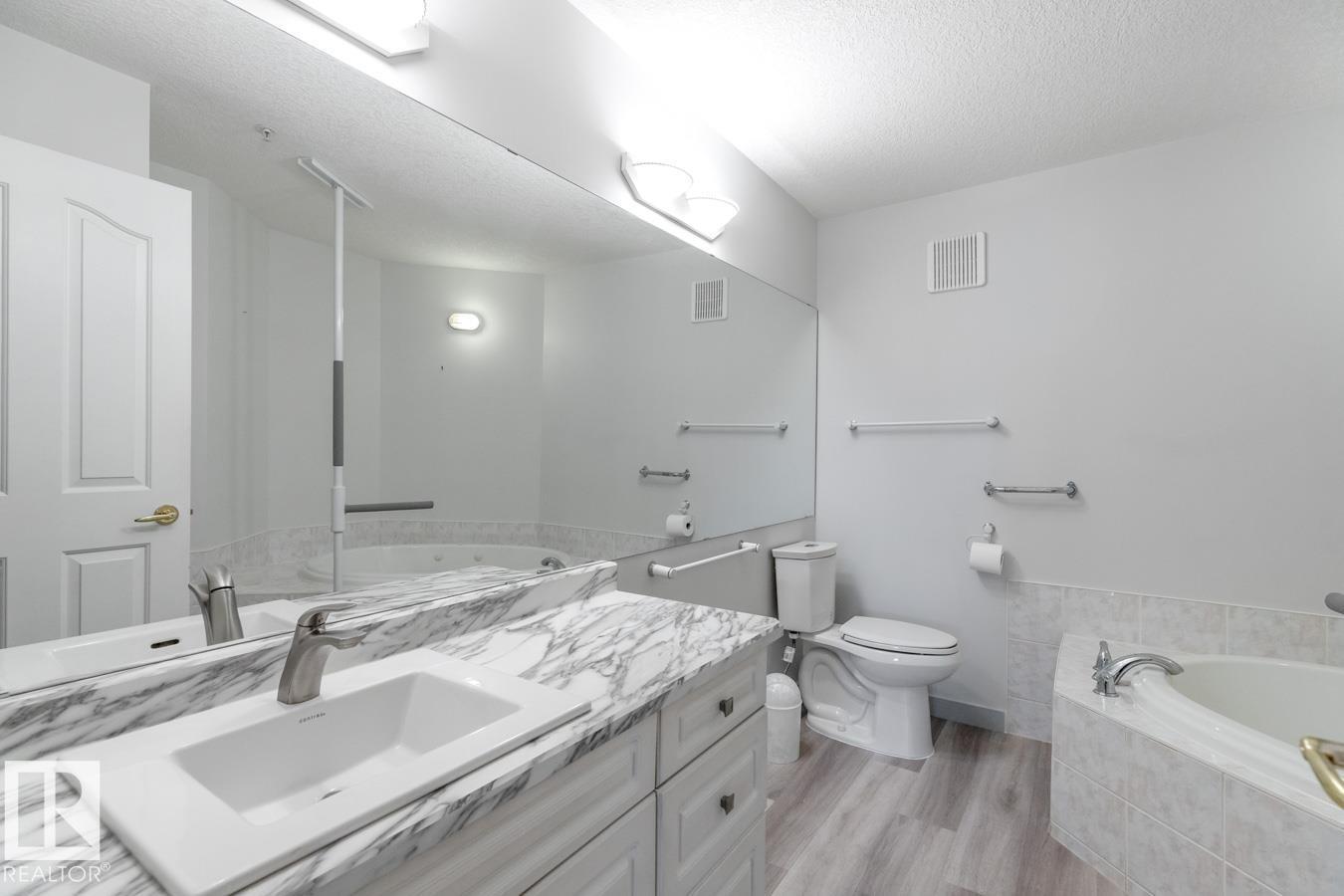 Photo 19 of 106 6703 172 St Nw, Edmonton AB