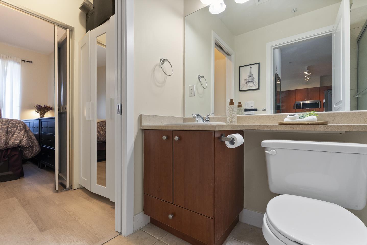 Photo 14 of 221 15380 102 A Avenue, Surrey BC