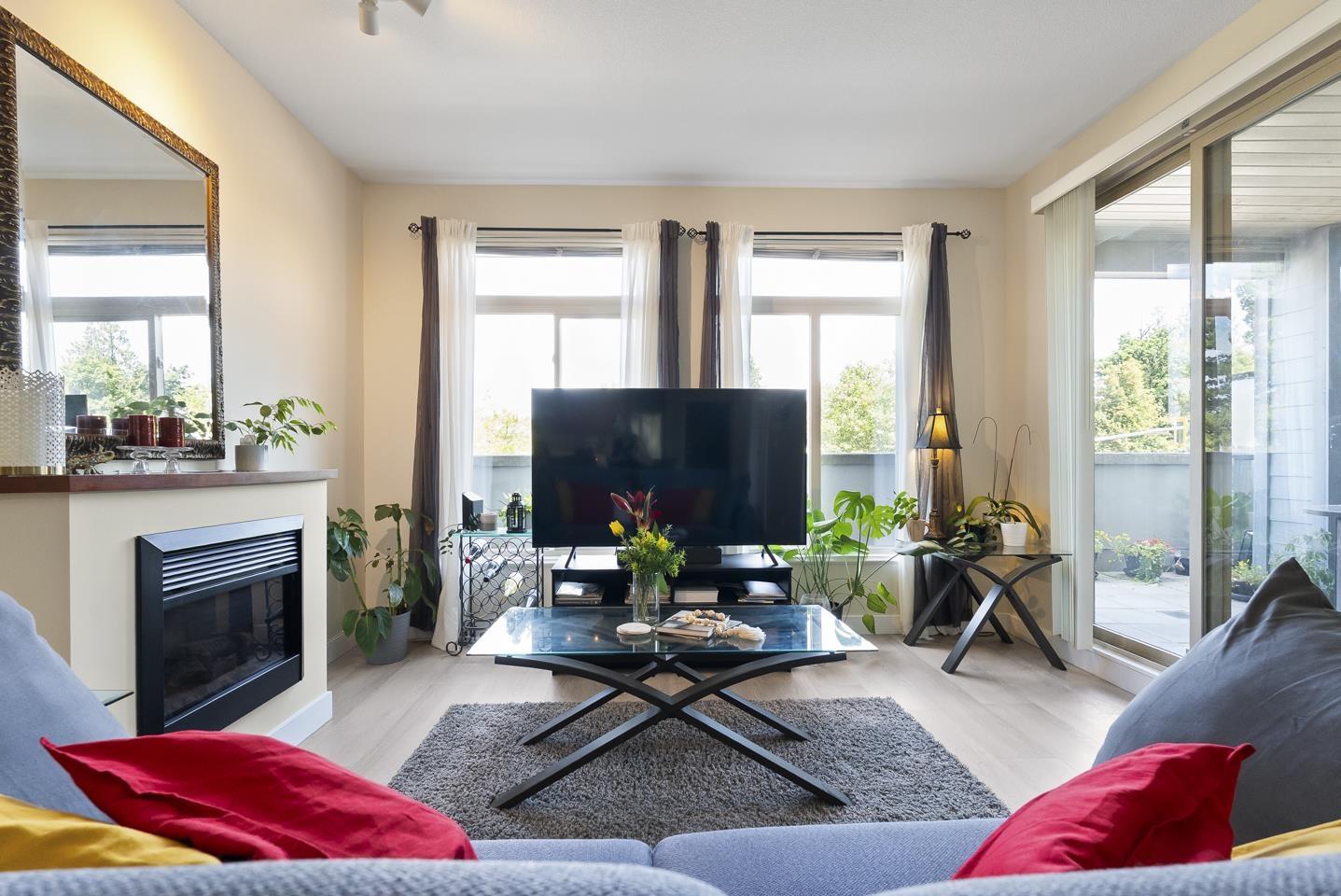 Photo 2 of 221 15380 102 A Avenue, Surrey BC