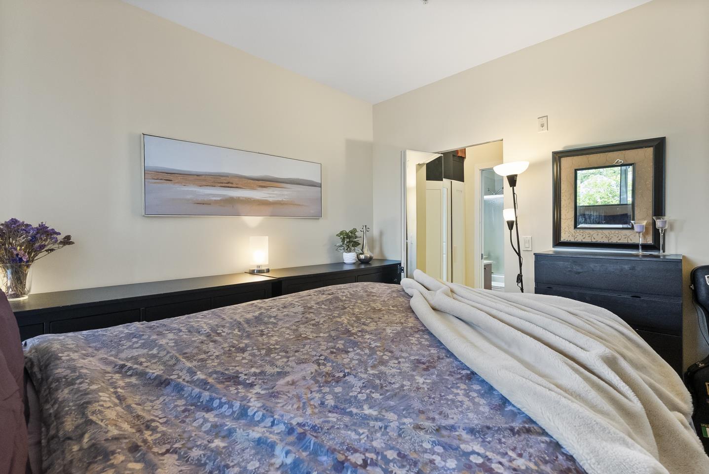 Photo 17 of 221 15380 102 A Avenue, Surrey BC
