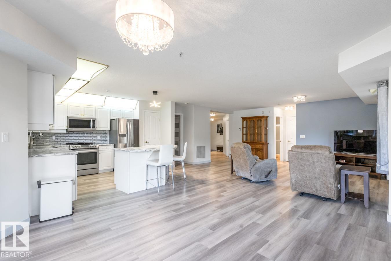 Photo 17 of 106 6703 172 St Nw, Edmonton AB