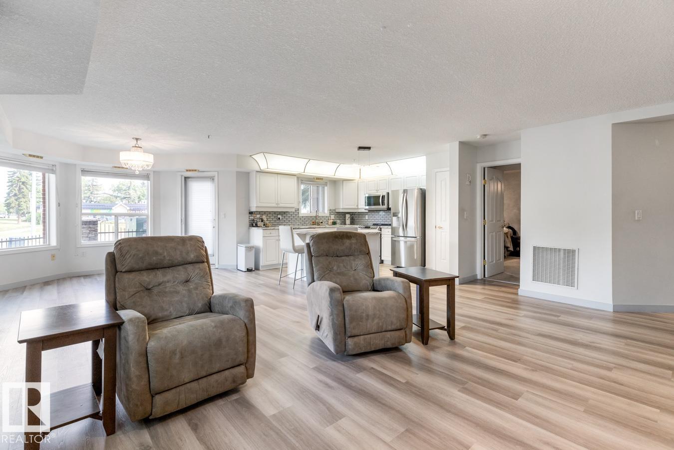 Photo 18 of 106 6703 172 St Nw, Edmonton AB