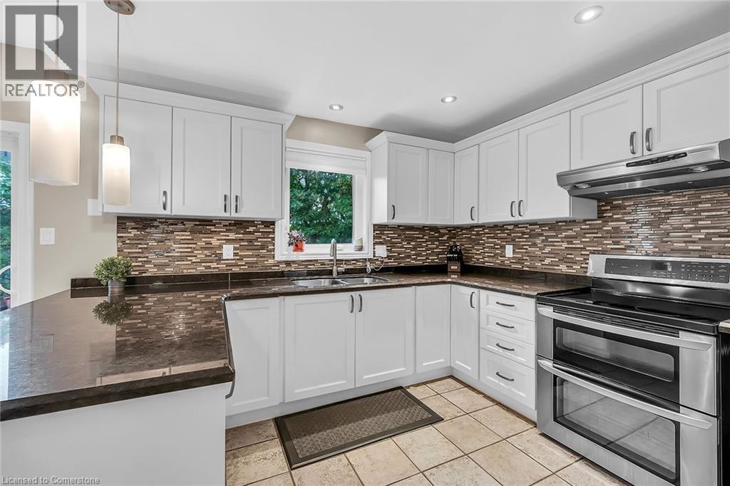 Photo 38 of 2371 Pathfinder Drive, Burlington ON