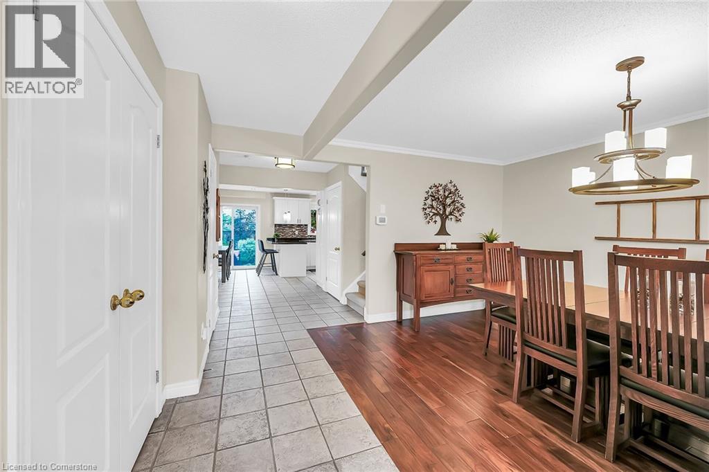 Photo 46 of 2371 Pathfinder Drive, Burlington ON