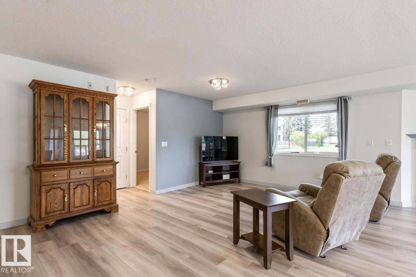 Photo 6 of 106 6703 172 St Nw, Edmonton AB
