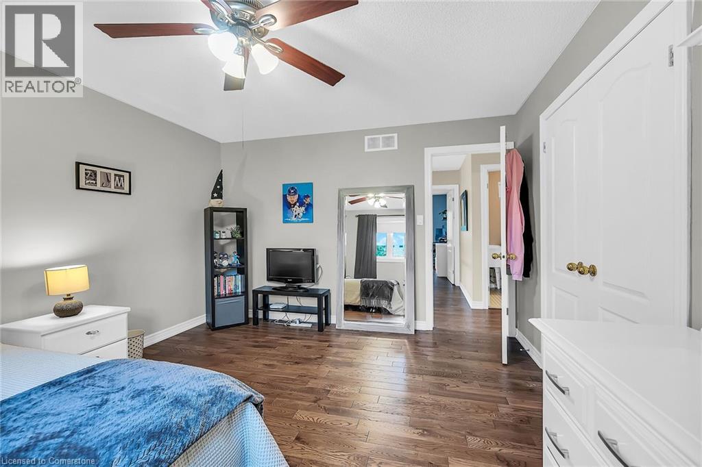 Photo 24 of 2371 Pathfinder Drive, Burlington ON