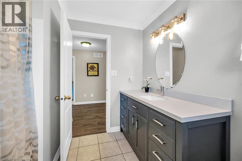 Photo 28 of 2371 Pathfinder Drive, Burlington ON
