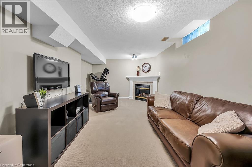 Photo 42 of 2371 Pathfinder Drive, Burlington ON