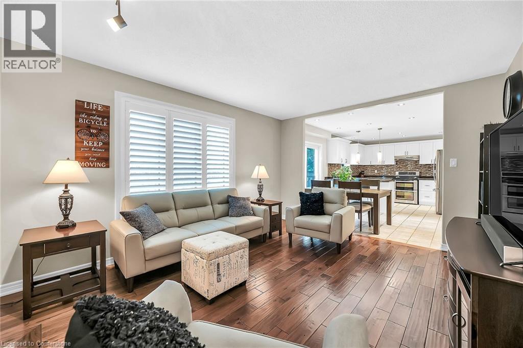 Photo 15 of 2371 Pathfinder Drive, Burlington ON