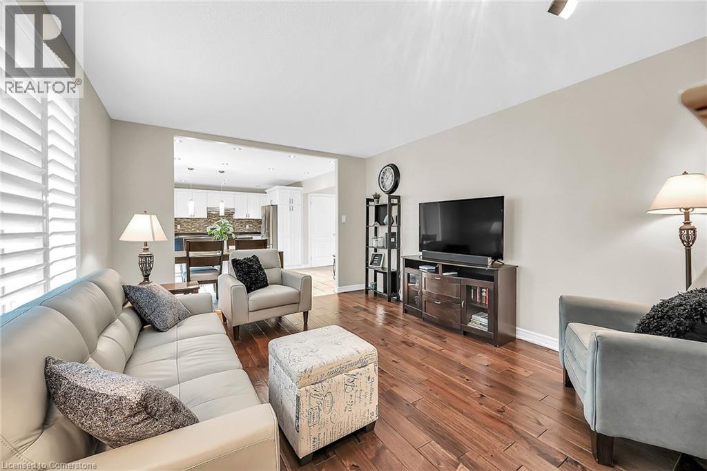 Photo 23 of 2371 Pathfinder Drive, Burlington ON