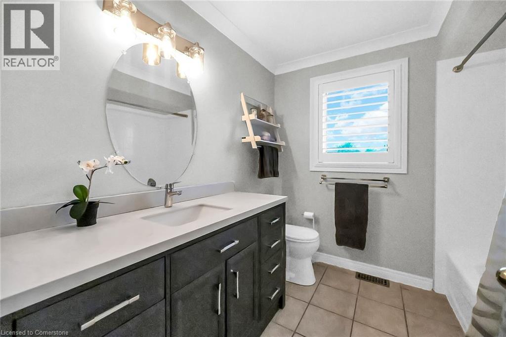 Photo 27 of 2371 Pathfinder Drive, Burlington ON