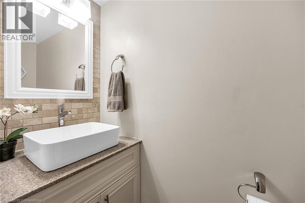 Photo 8 of 2371 Pathfinder Drive, Burlington ON