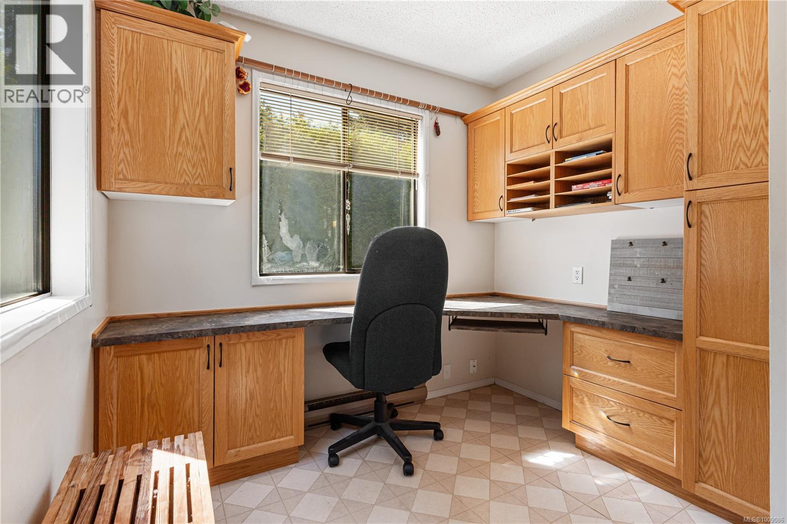 Photo 5 of 8015 Northwind Dr, Lantzville BC