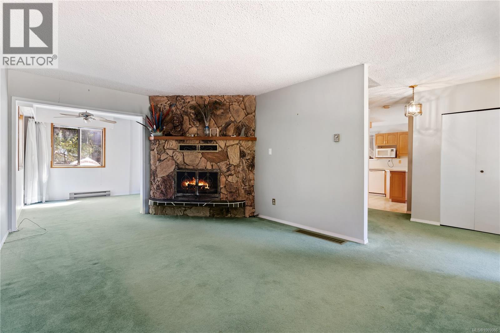 Photo 1 of 8015 Northwind Dr, Lantzville BC