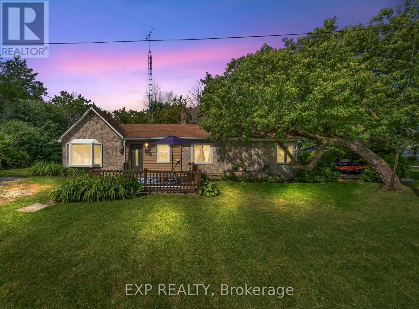 Photo 28 of 21 Lake Drive E, Georgina ON