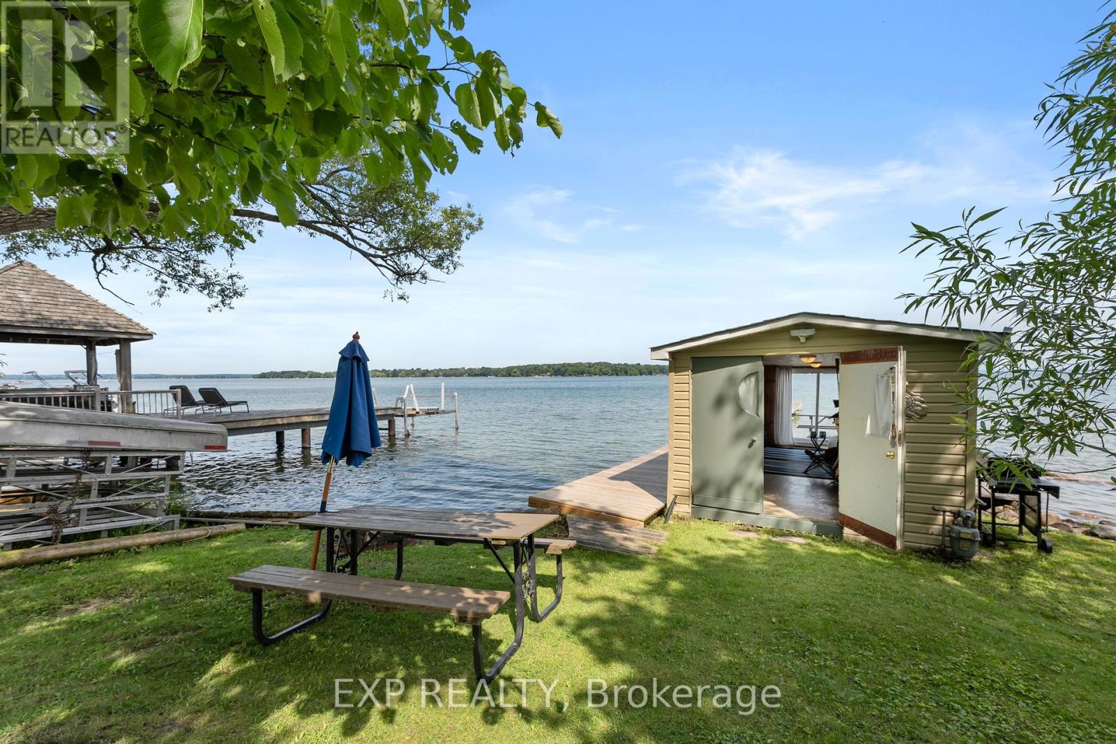 Photo 10 of 21 Lake Drive E, Georgina ON