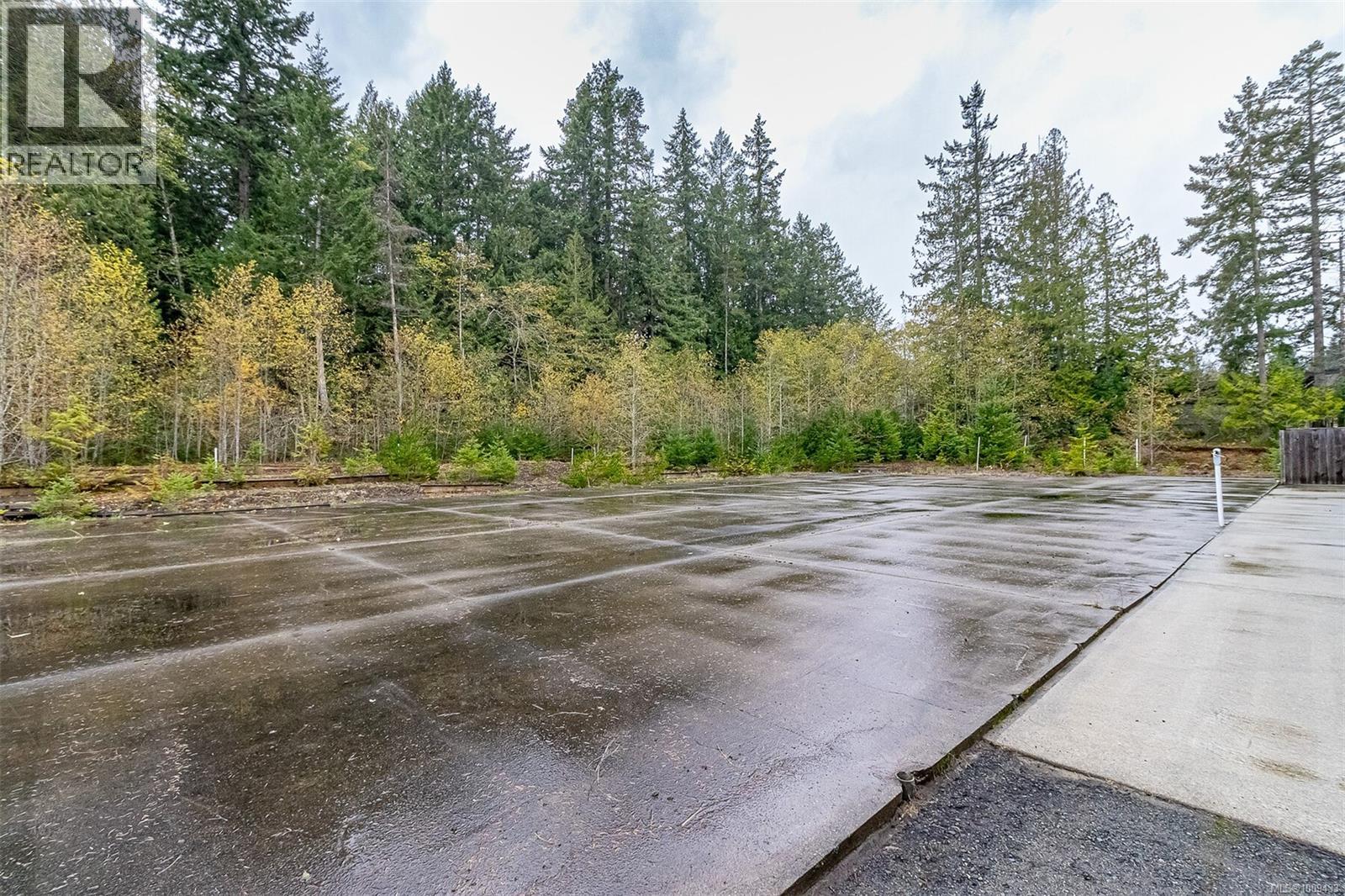 Photo 9 of 230 Rupert Rd E, Qualicum Beach BC