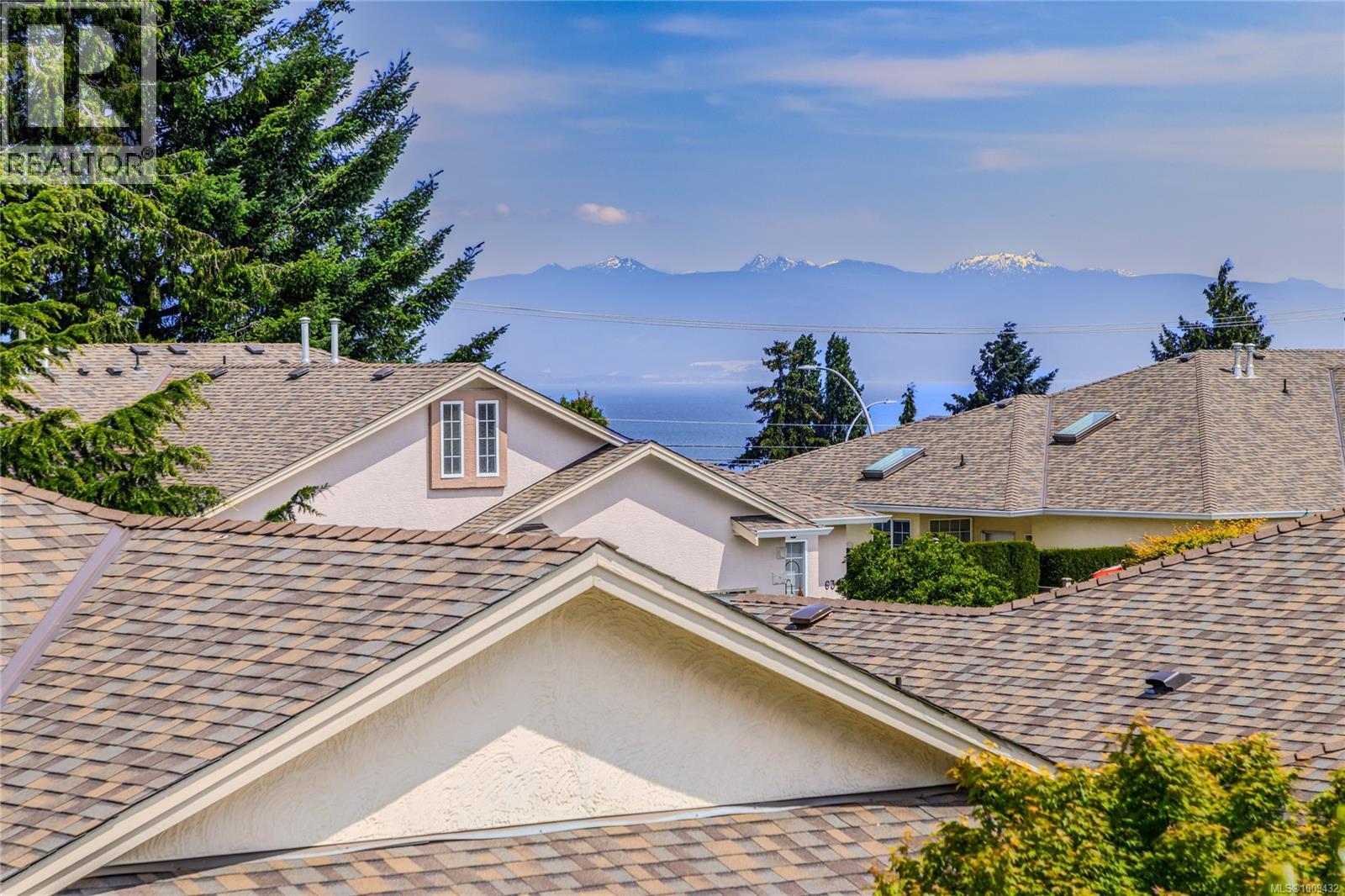 Photo 3 of 6345 Savary St, Nanaimo BC